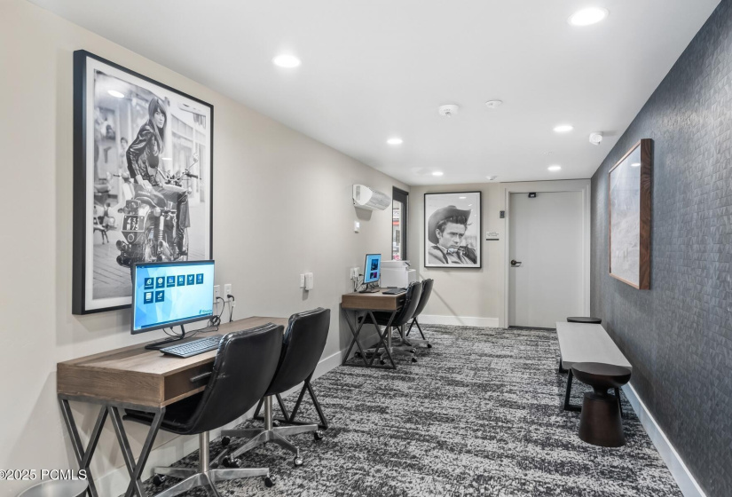 34_Indoor-Amenities_1800x1200_4016871