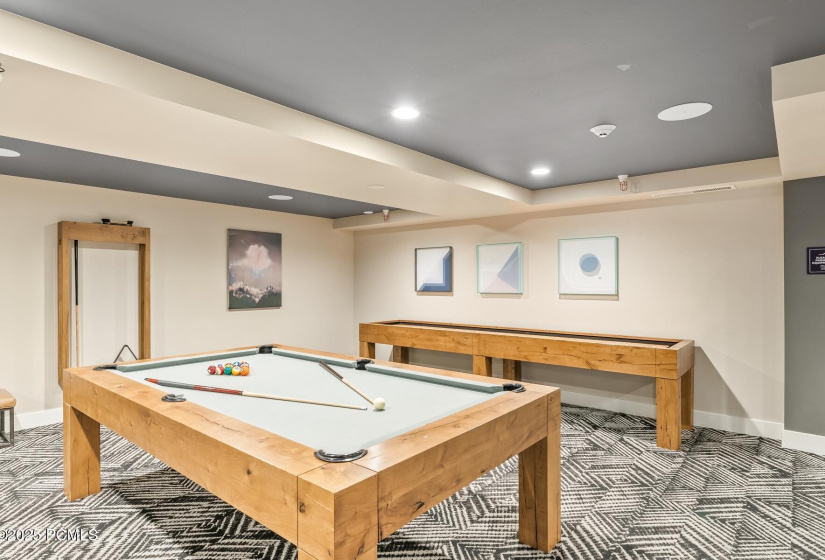 37_Indoor-Amenities_1800x1200_4012656