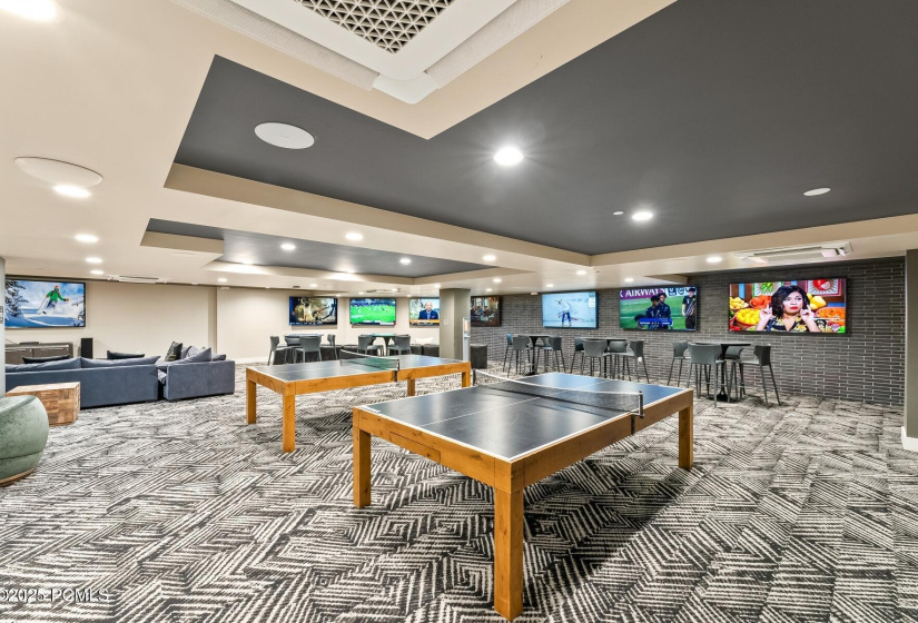 38_Indoor-Amenities_1800x1200_4012654