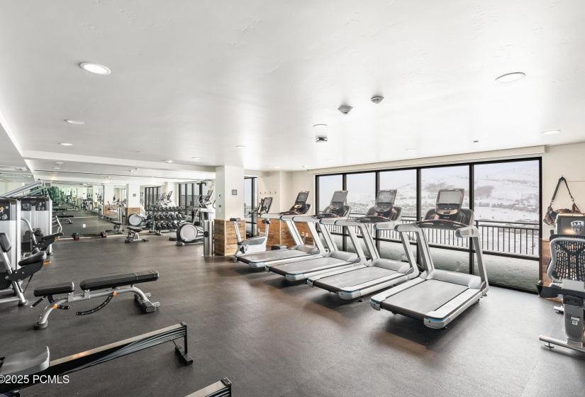 39_Indoor-Amenities_1800x1200_4012658