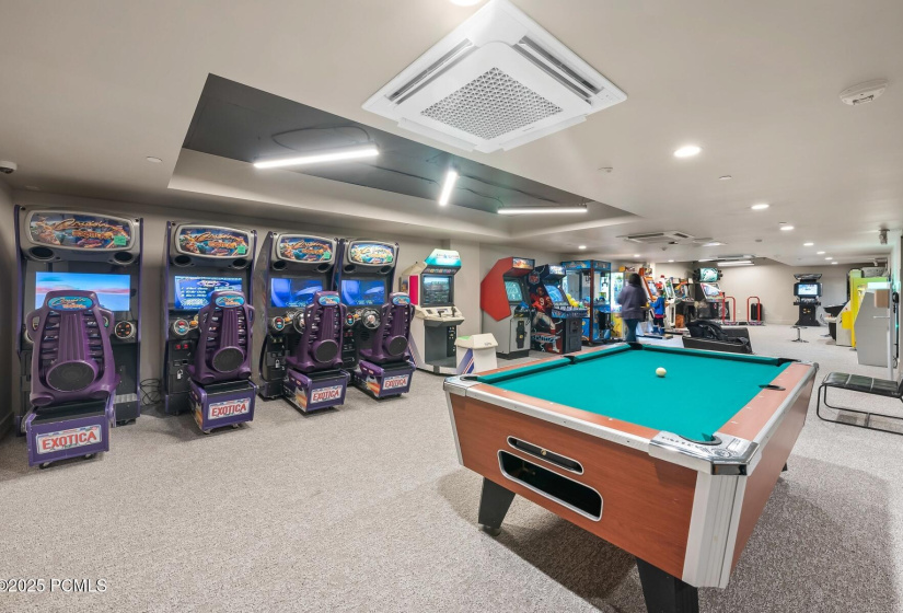 41_Indoor-Amenities_1800x1200_4016874