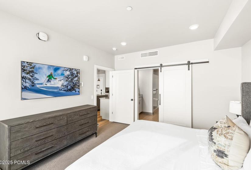 9_Bedroom_1800x1200_4012648