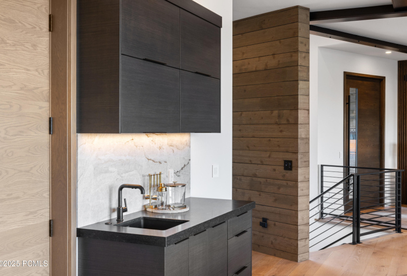 013_8939moonshadowct-12_721