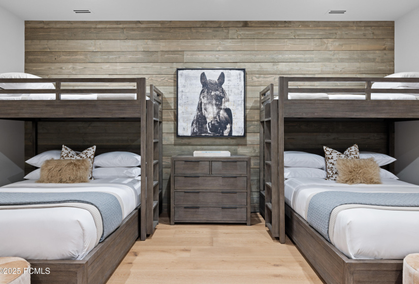 030_8939moonshadowct-29_106