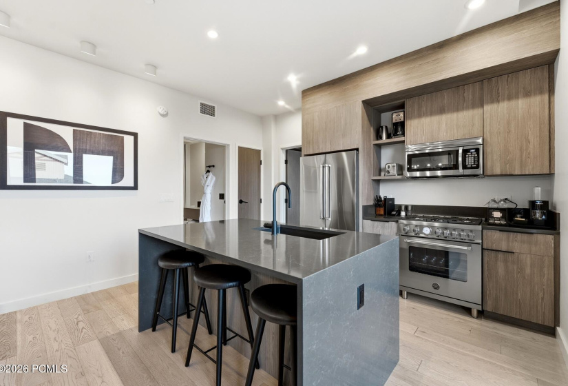 12_Kitchen_1800x1200_4312217