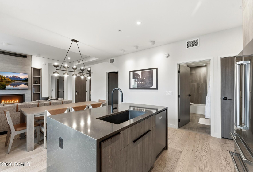 13_Kitchen_1800x1200_4312216