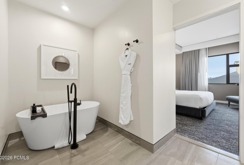 20_Primary-Bathroom_1800x1200_4311639