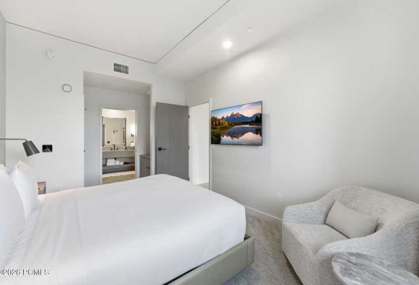 22_Guest-Bedroom_1800x1200_4311628