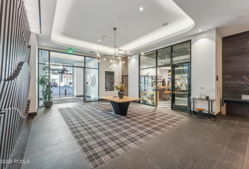 27_Pendry-Entrance_1800x1200_4312225