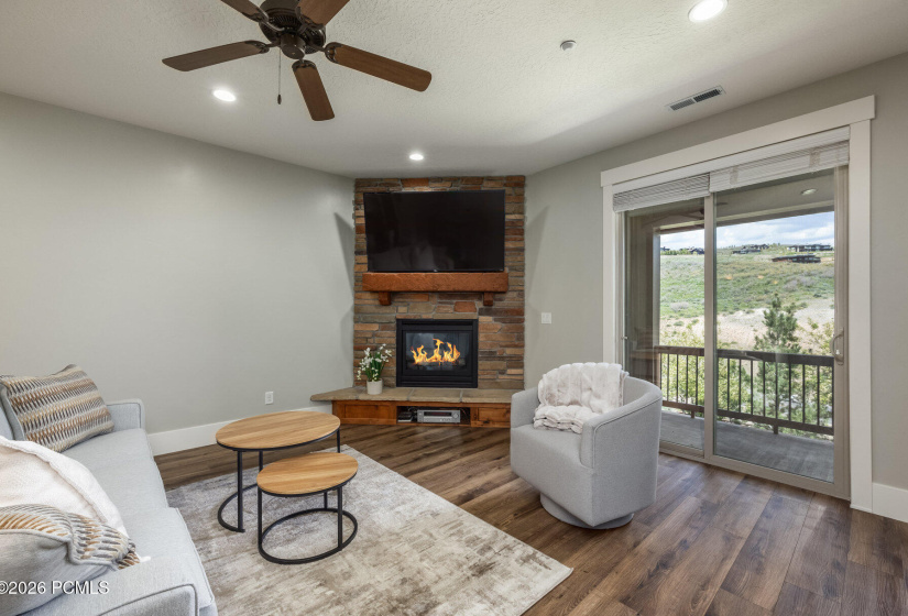 002_13386nalexisdr14_690