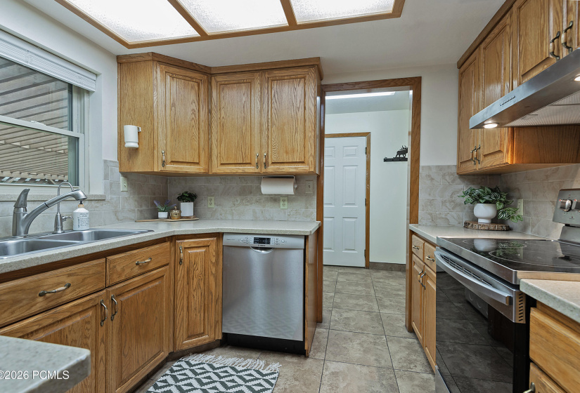 2575wStateRd32-Peoa-025