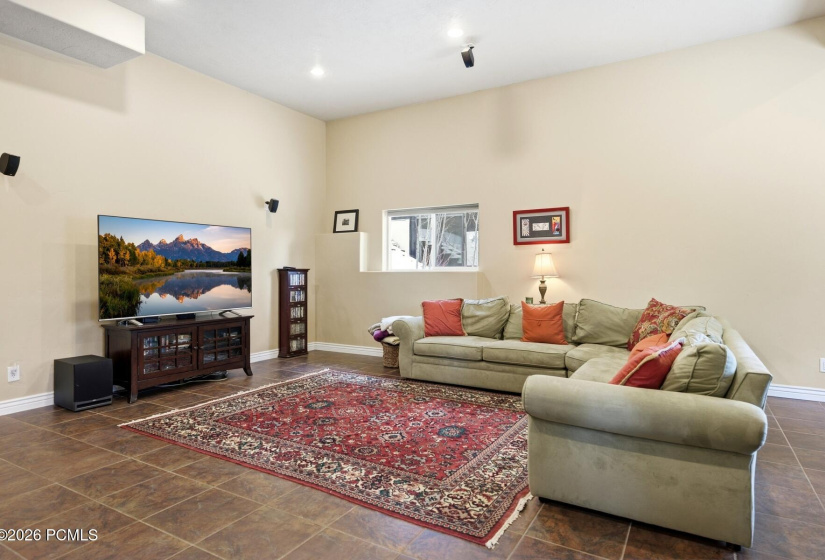 14_Recreation-room_1800x1200_4321411