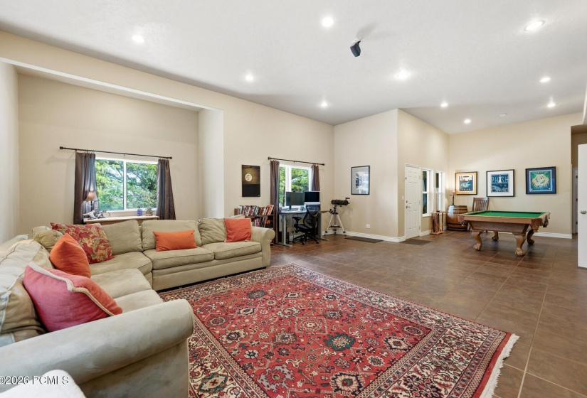 15_Recreation-room_1800x1200_4321414