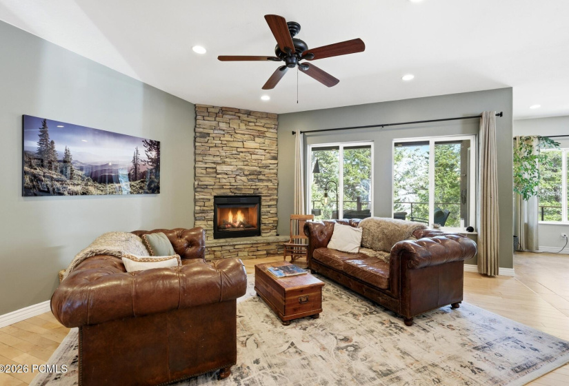 0_Livingroom_1800x1200_4321397