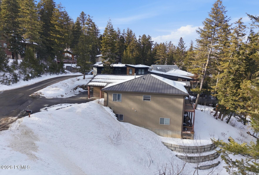 24_Aerial_1800x1200_4321386