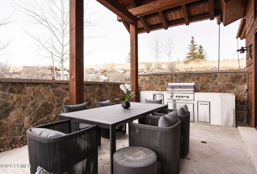 012_7357nvictoryclubdr085_23