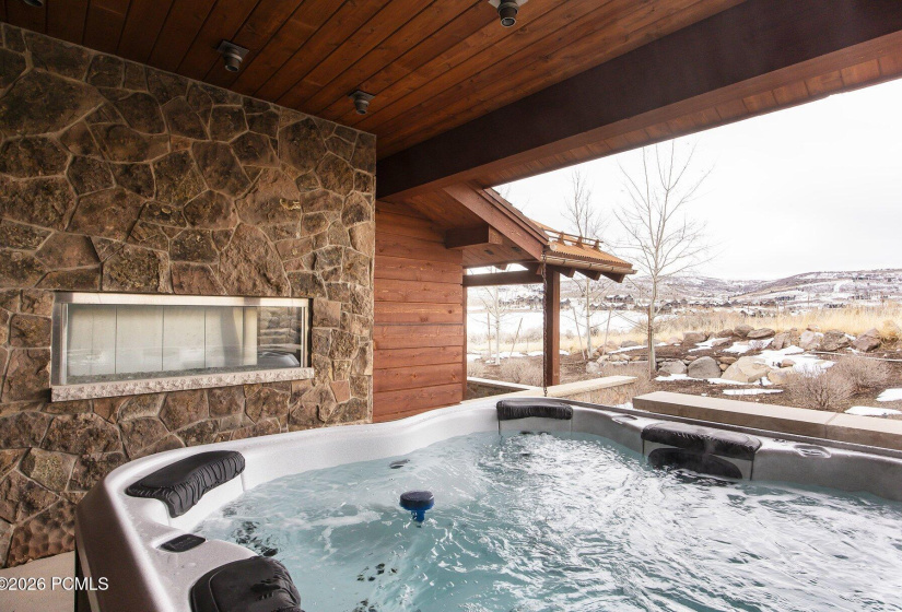 013_7357nvictoryclubdr084_759