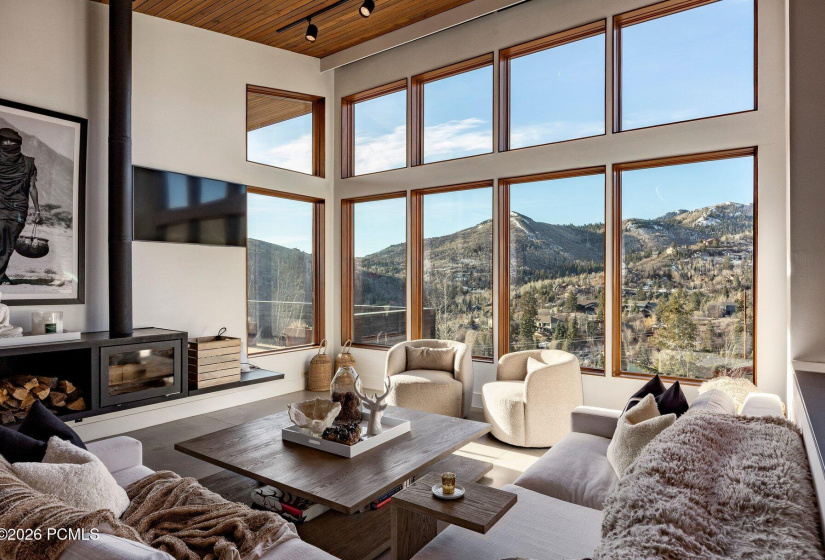 002_3682_sunridge_drive-003_680