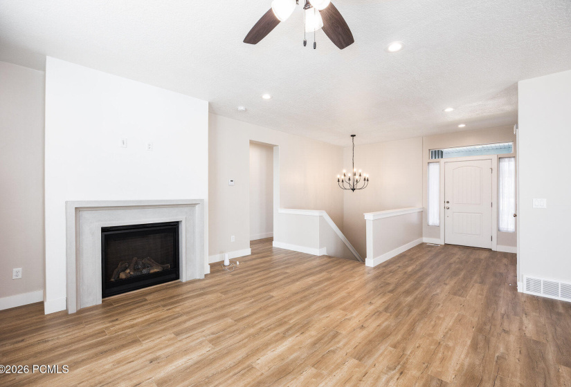 012_1681s1110e-28-bh_62