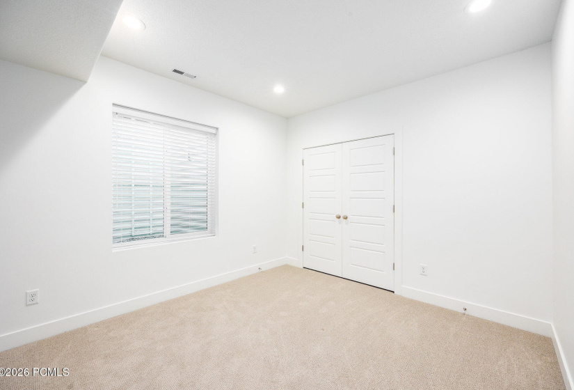 031_1681s1110e-12-bh_833