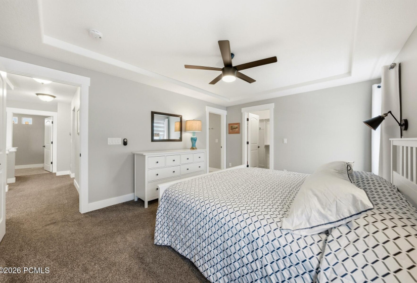 16_Bedroom_1800x1200_4319752