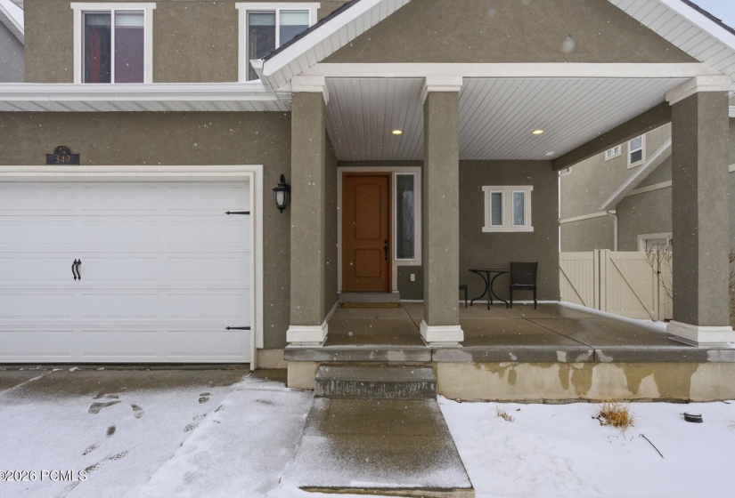 2_Front-Entry_1800x1200_4319763