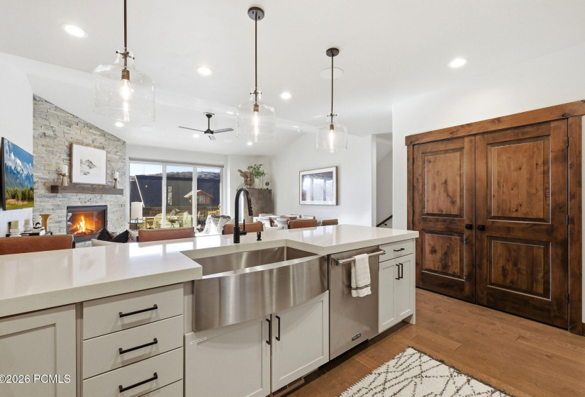 18_DSC05858_with_fire