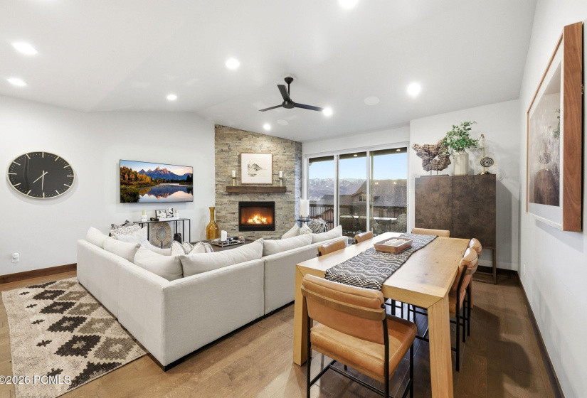 2_DSC05997_with_fire