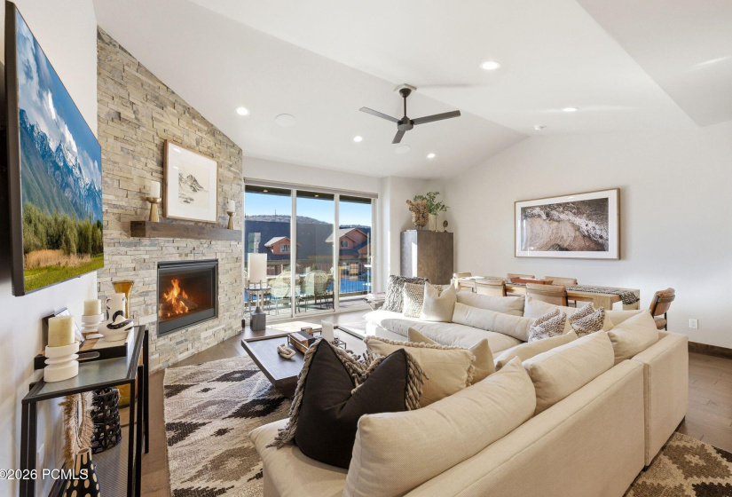 9_DSC05813_with_fire