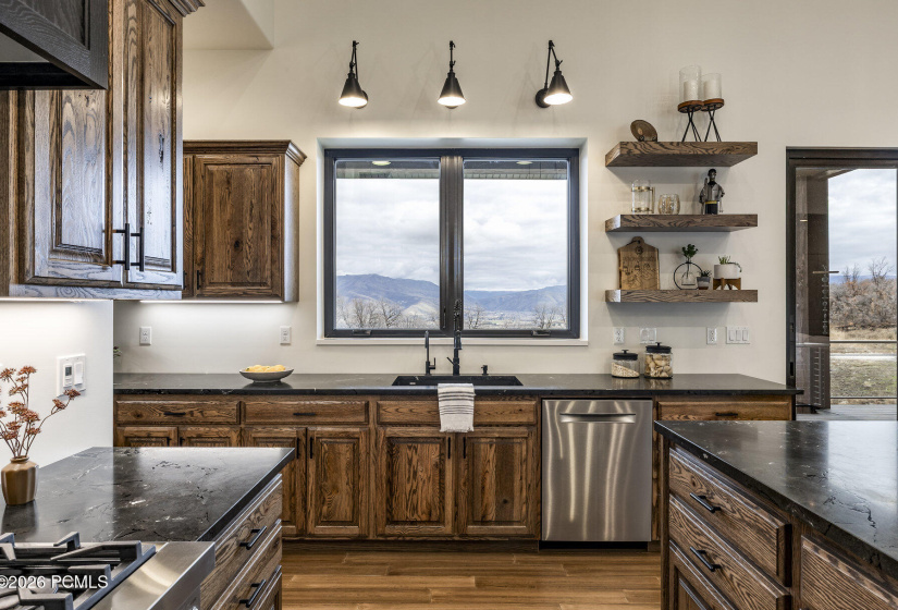 026_5842snowbasinrd-17_702