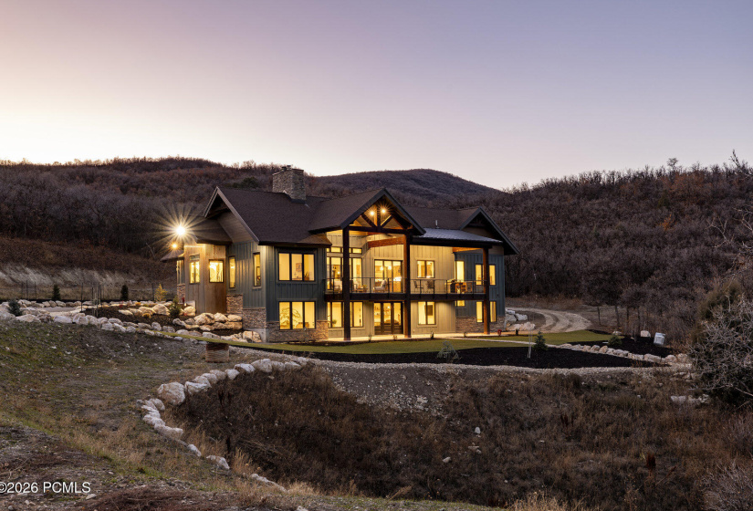 071_5842_snow_basin_rd-001_700