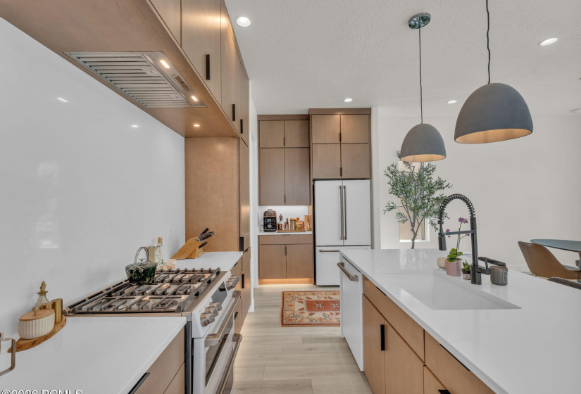 14-web-or-mls-11609-dorian-dr