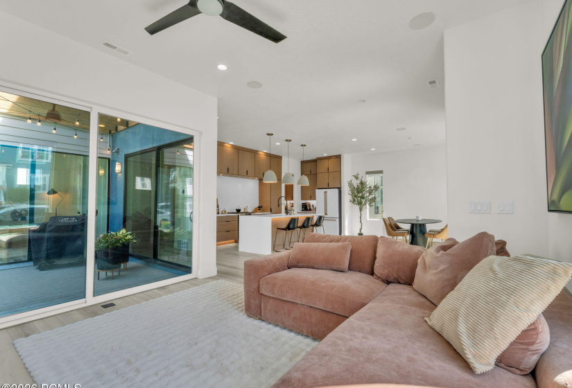 17-web-or-mls-11609-dorian-dr