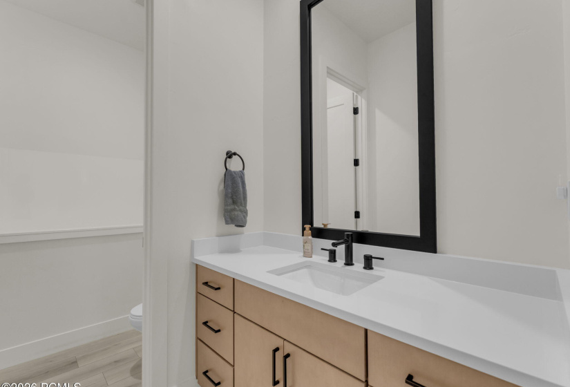 22-web-or-mls-11609-dorian-dr