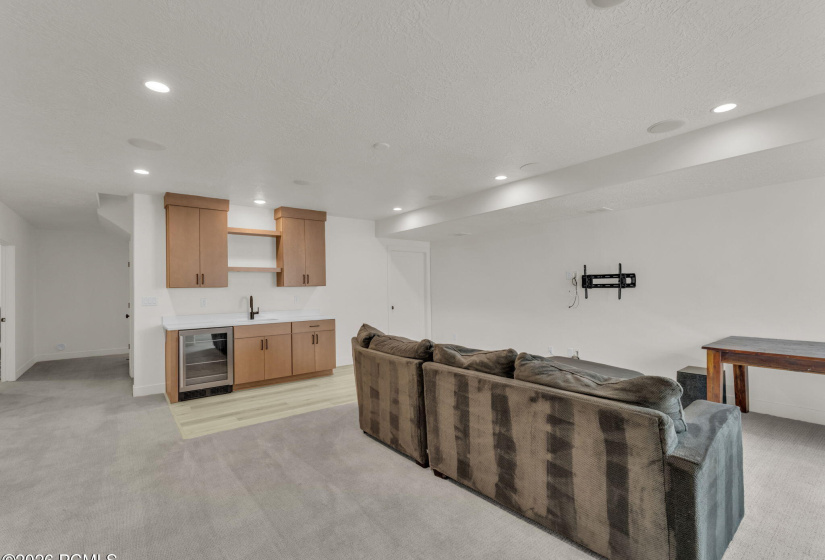 24-web-or-mls-11609-dorian-dr