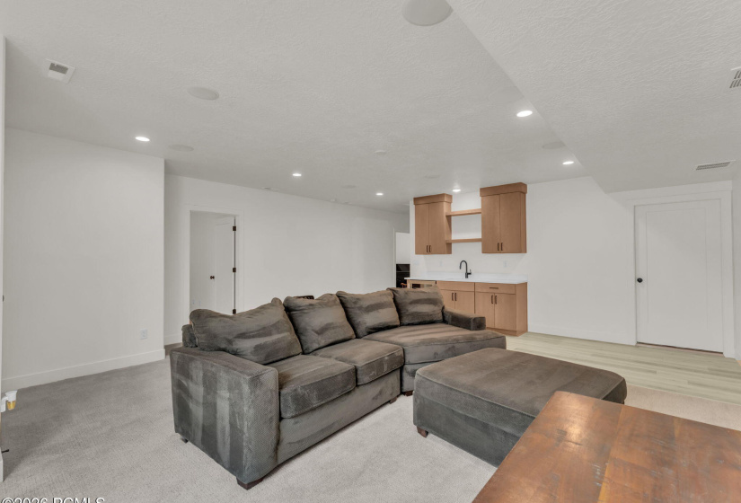 25-web-or-mls-11609-dorian-dr