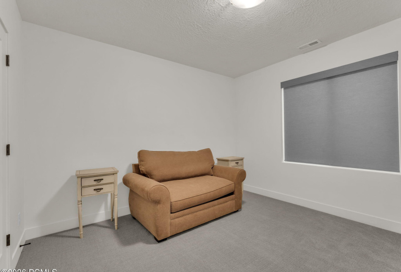 26-web-or-mls-11609-dorian-dr