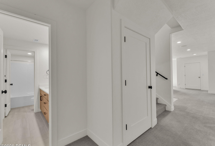 28-web-or-mls-11609-dorian-dr