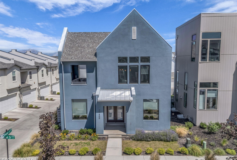 2-web-or-mls-11609-dorian-dr