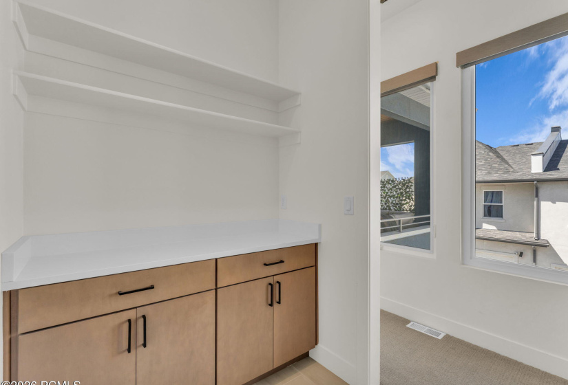 36-web-or-mls-11609-dorian-dr