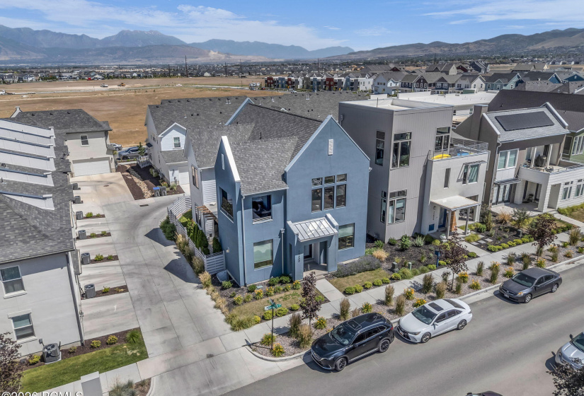 49-web-or-mls-11609-dorian-dr