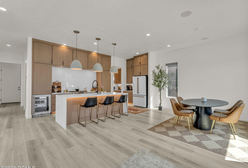 7-web-or-mls-11609-dorian-dr