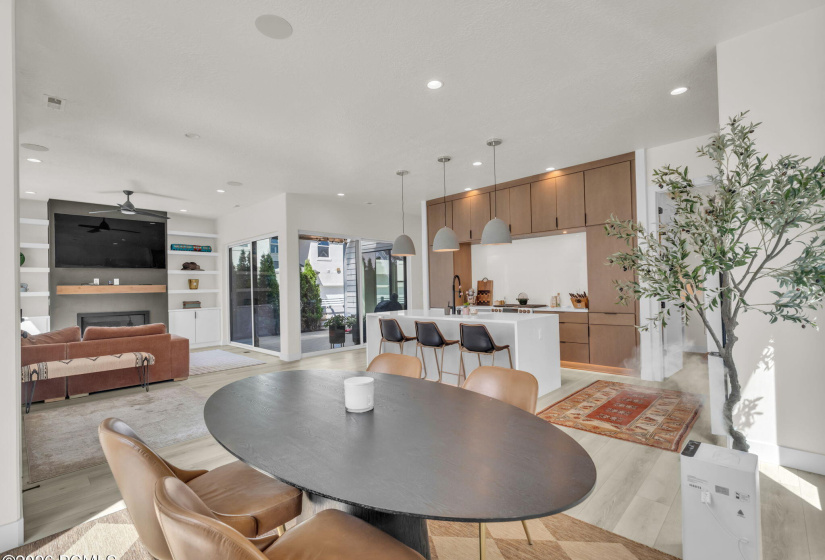 8-web-or-mls-11609-dorian-dr