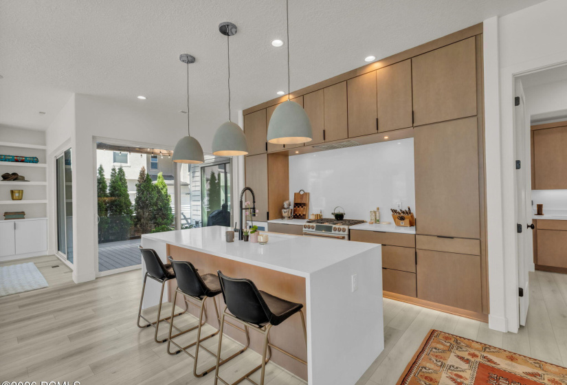 9-web-or-mls-11609-dorian-dr