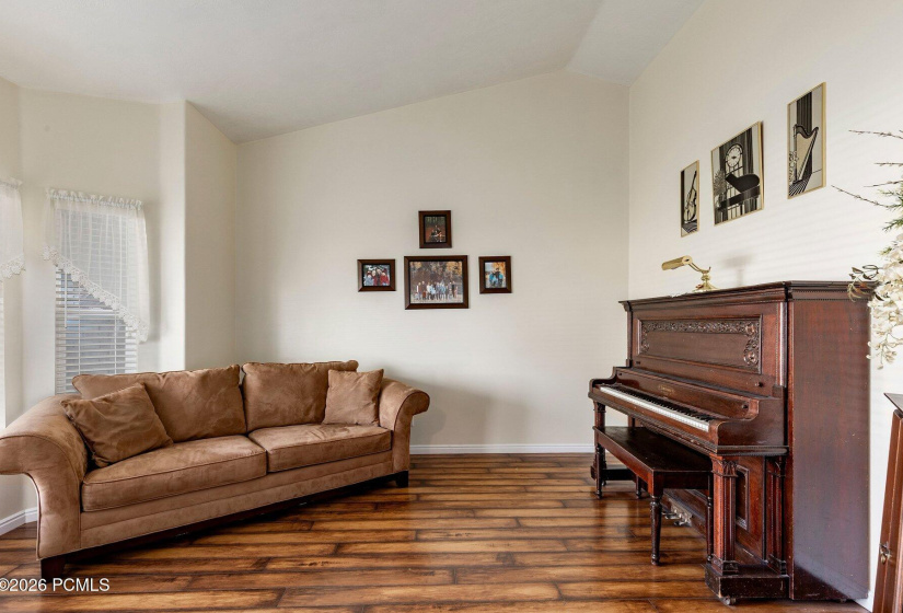 006_7737_south_5200_west-002_768