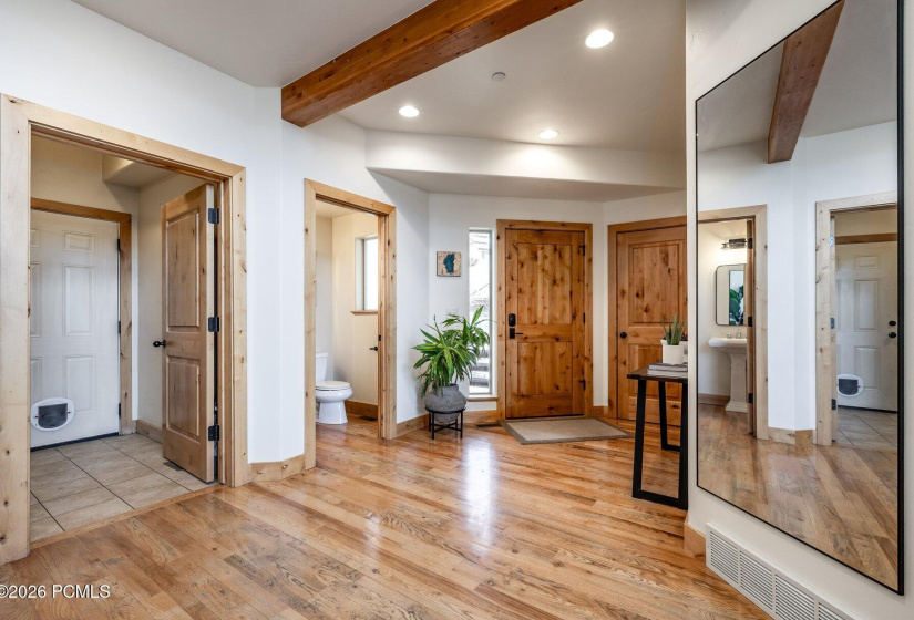 021_3360cedardrive-39_930