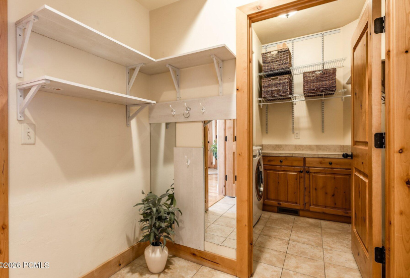 022_3360cedardrive-40_442