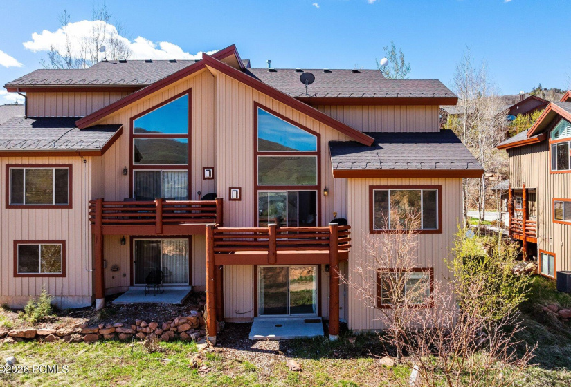 033_3360cedardrive-08_337