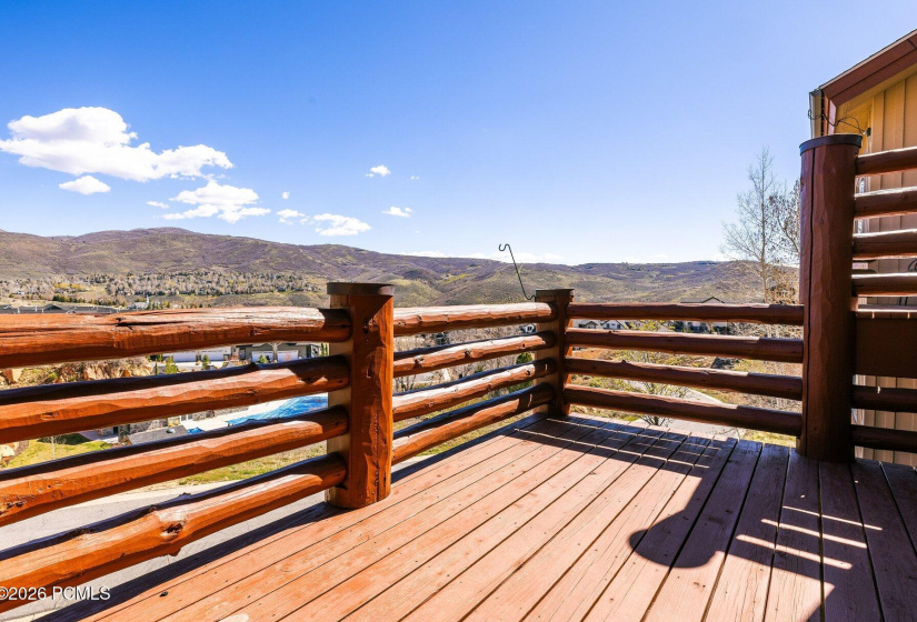 035_3360cedardrive-10_291