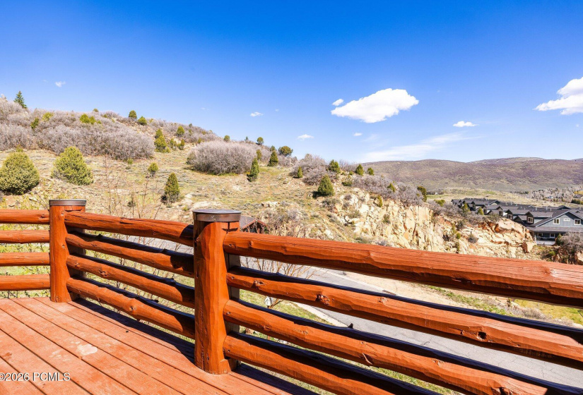 036_3360cedardrive-11_892